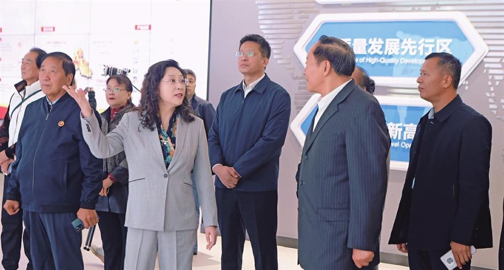 伟德国际1946官网 |伟德国际victor1946集团： 争当引进与培育产业发展的“排头兵”