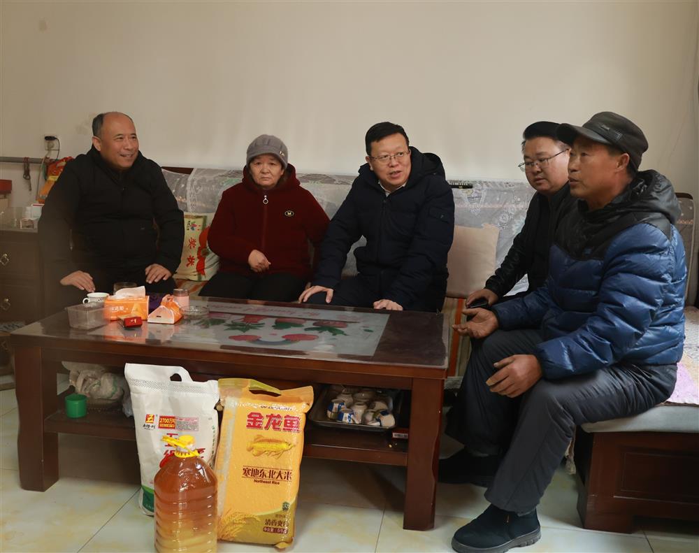 新春送温暖 帮扶显担当！ 伟德国际victor1946集团走访慰问“第一书记”帮扶村
